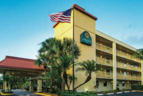 Отель La Quinta Inn by Wyndham West Palm Beach - Florida Turnpike  Уэст-Палм Бич